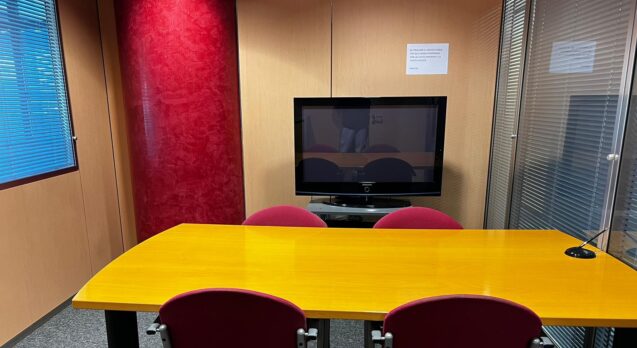 sala de reuniones pequeña